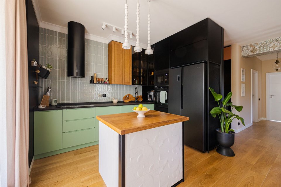 Blaturi din piatră naturală Designer Laura Breabăn chose Lapitec for her kitchen
